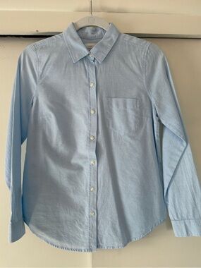 OLD NAVY NWOT OXFORD BUTTON UP WOMEN’S LONG SLEEVE SHIRT IN LIGHT BLUE SIZE XS